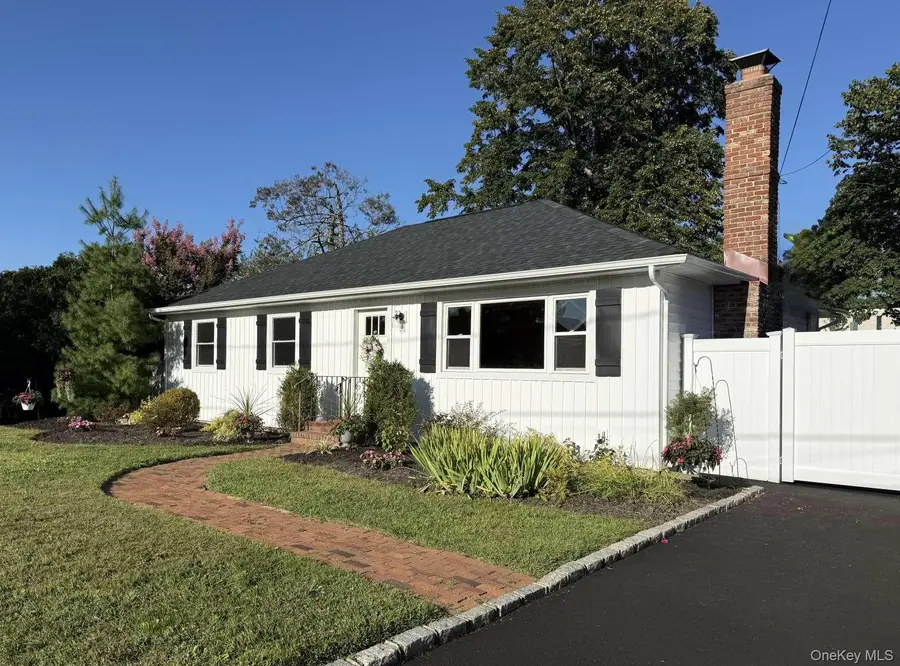 11 E Bay Drive, West Islip, NY 11795 - Image #3