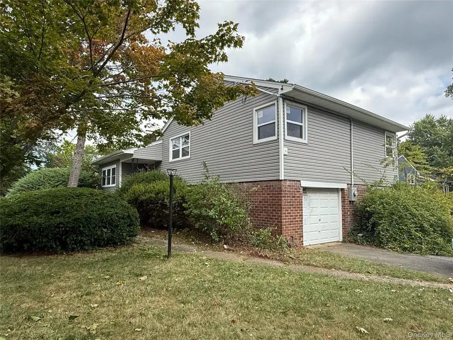 6 Albermarle Avenue, Huntington Station, NY 11746 - Image #3