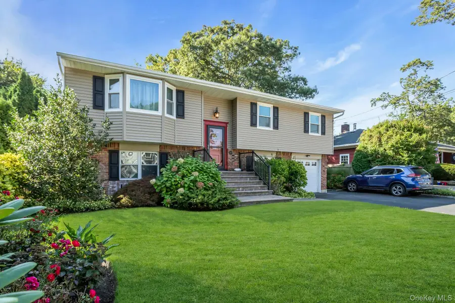 262 New Hampshire Avenue, Massapequa, NY 11758 - Image #3