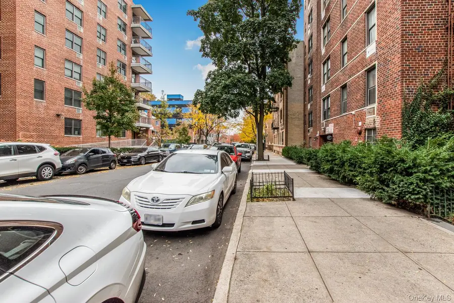 2165 Matthews Avenue #4B, Bronx, NY 12462 - Image #2