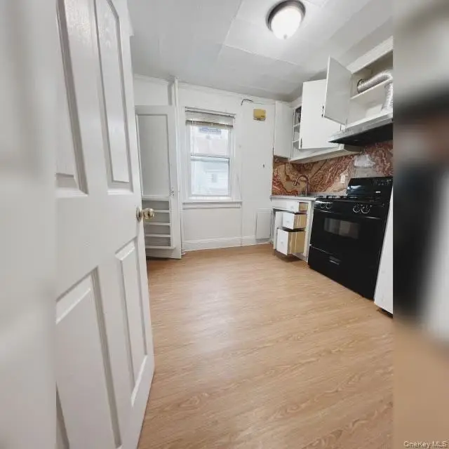 8041 159th Street, Jamaica, NY 11432 - Image #2