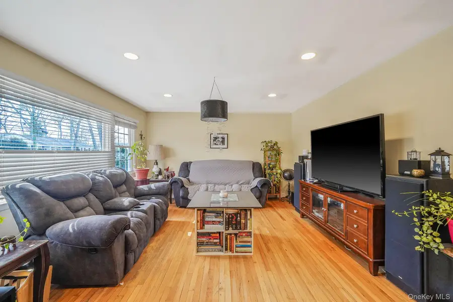 33 High Street, Lake Ronkonkoma, NY 11779 - Image #3