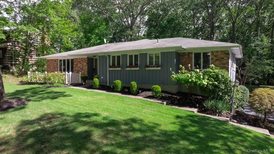 4 Burham Court, Smithtown, NY 11787 - Image #2