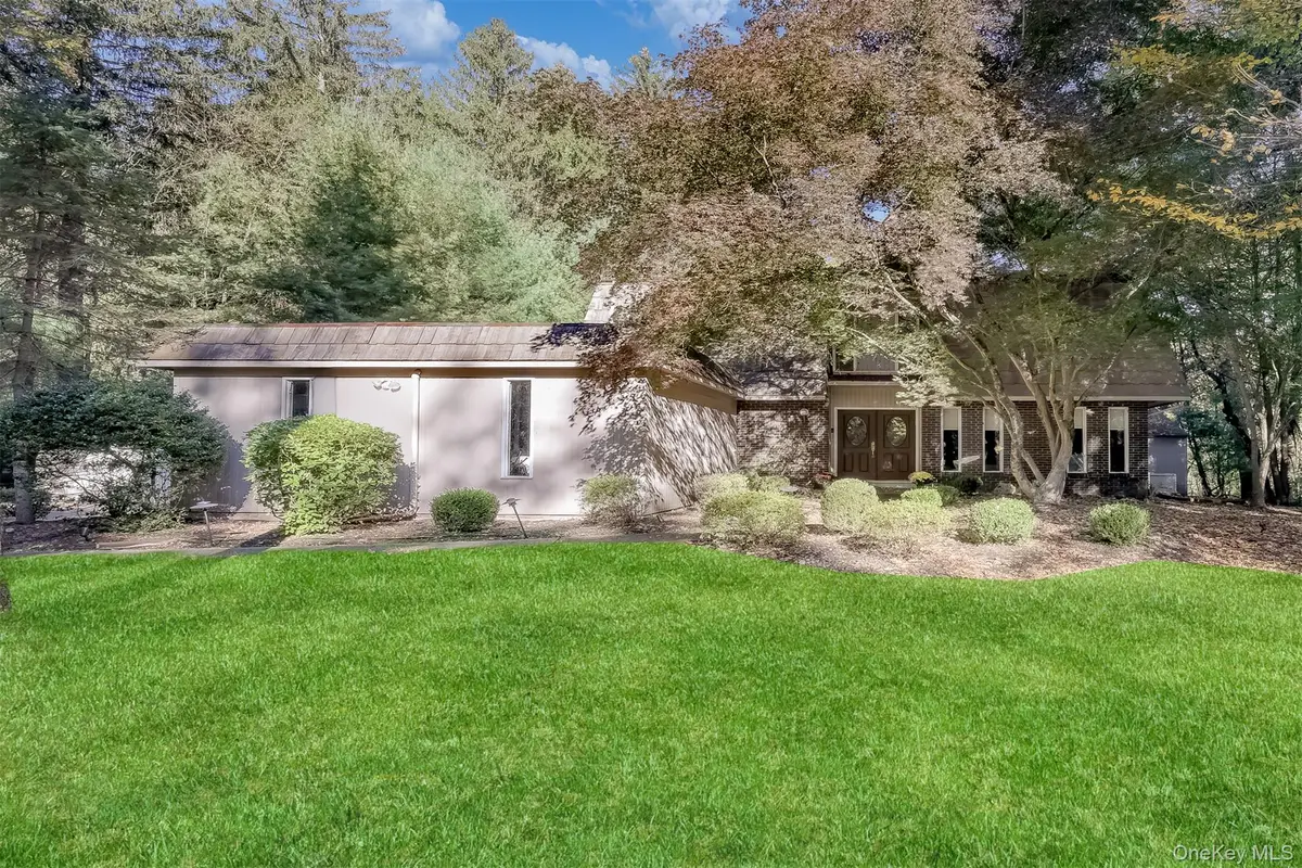 8 Kings Gate Road, Suffern, NY 10901 - Image #1