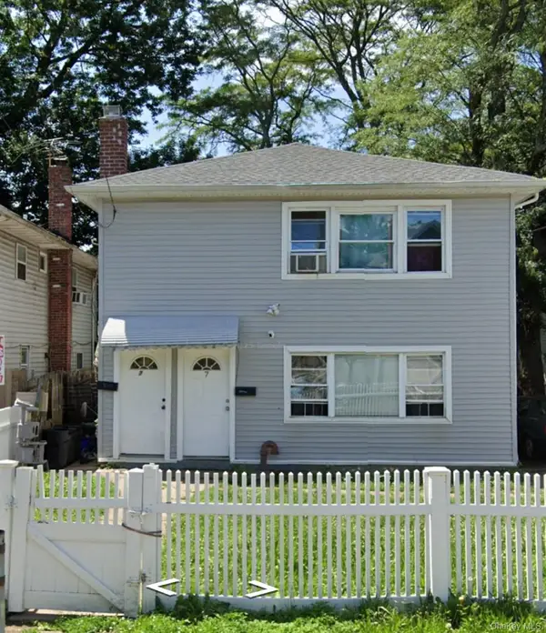 7 Seabury Street, Hempstead, NY 11550