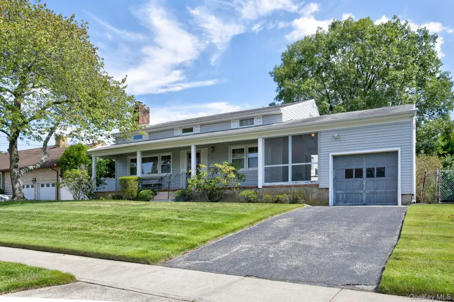 61 Birch Lane, Massapequa Park, NY 11762 - Image #3