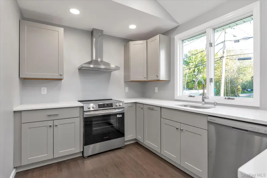 12 Wren Court, Northport, NY 11768 - Image #3