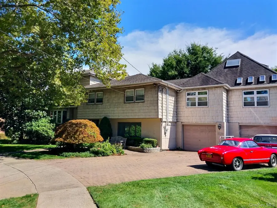 467 Susan Court, West Hempstead, NY 11552 - Image #2