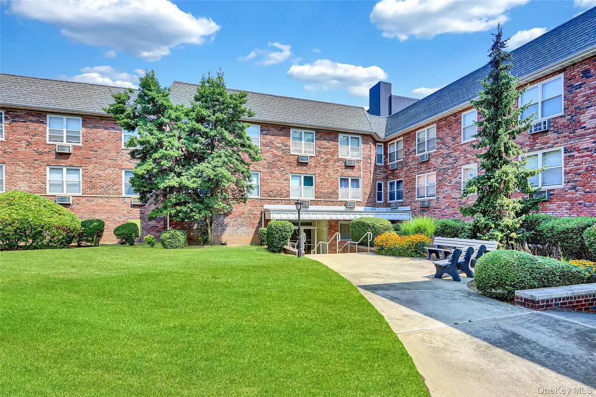 30 Daley Place #247, Lynbrook, NY 11563 - Image #1