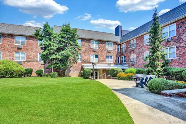 30 Daley Place #247, Lynbrook, NY 11563