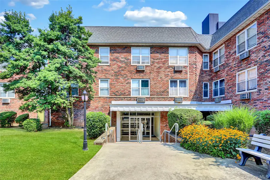 30 Daley Place #247, Lynbrook, NY 11563 - Image #2