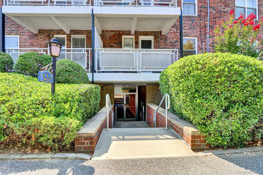 30 Daley Place #247, Lynbrook, NY 11563 - Image #3