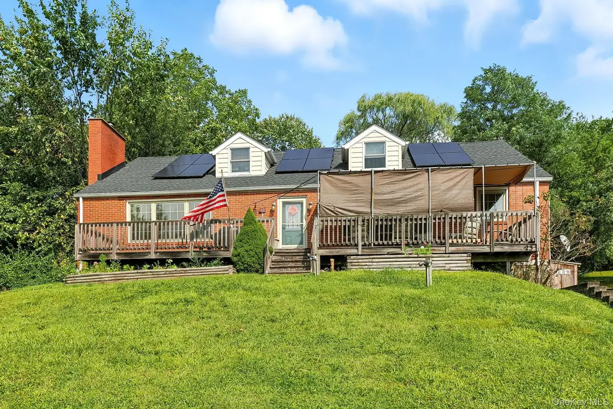 23 Robert Road, Poughkeepsie, NY 12603 - Image #1