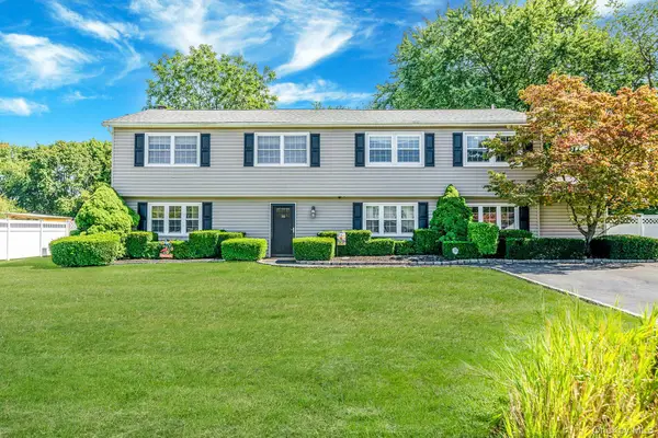 6 Azurean Court, Mount Sinai, NY 11766