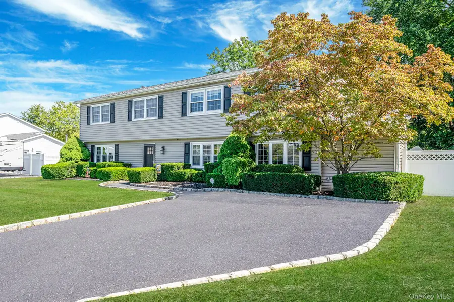 6 Azurean Court, Mount Sinai, NY 11766 - Image #2