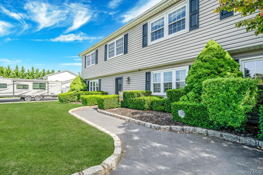 6 Azurean Court, Mount Sinai, NY 11766 - Image #3