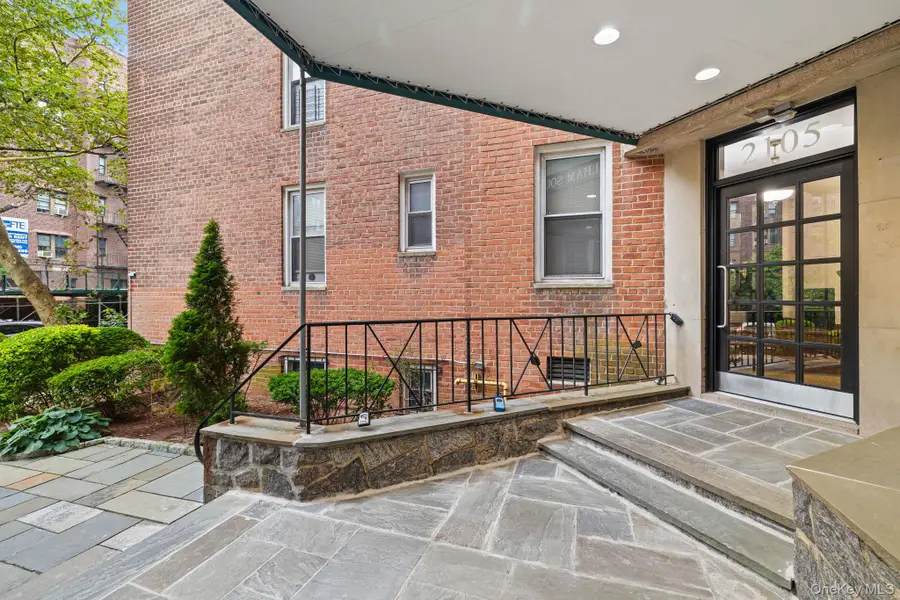 2105 Wallace Avenue #5A, Bronx, NY 10462 - Image #3