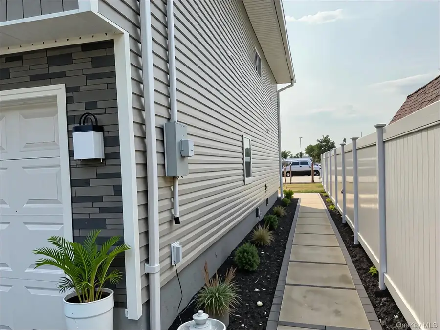 248 E Shore Road E, Lindenhurst, NY 11757 - Image #3