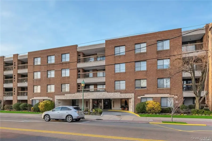 376 Central Avenue #3-V, Lawrence, NY 11559 - Image #2