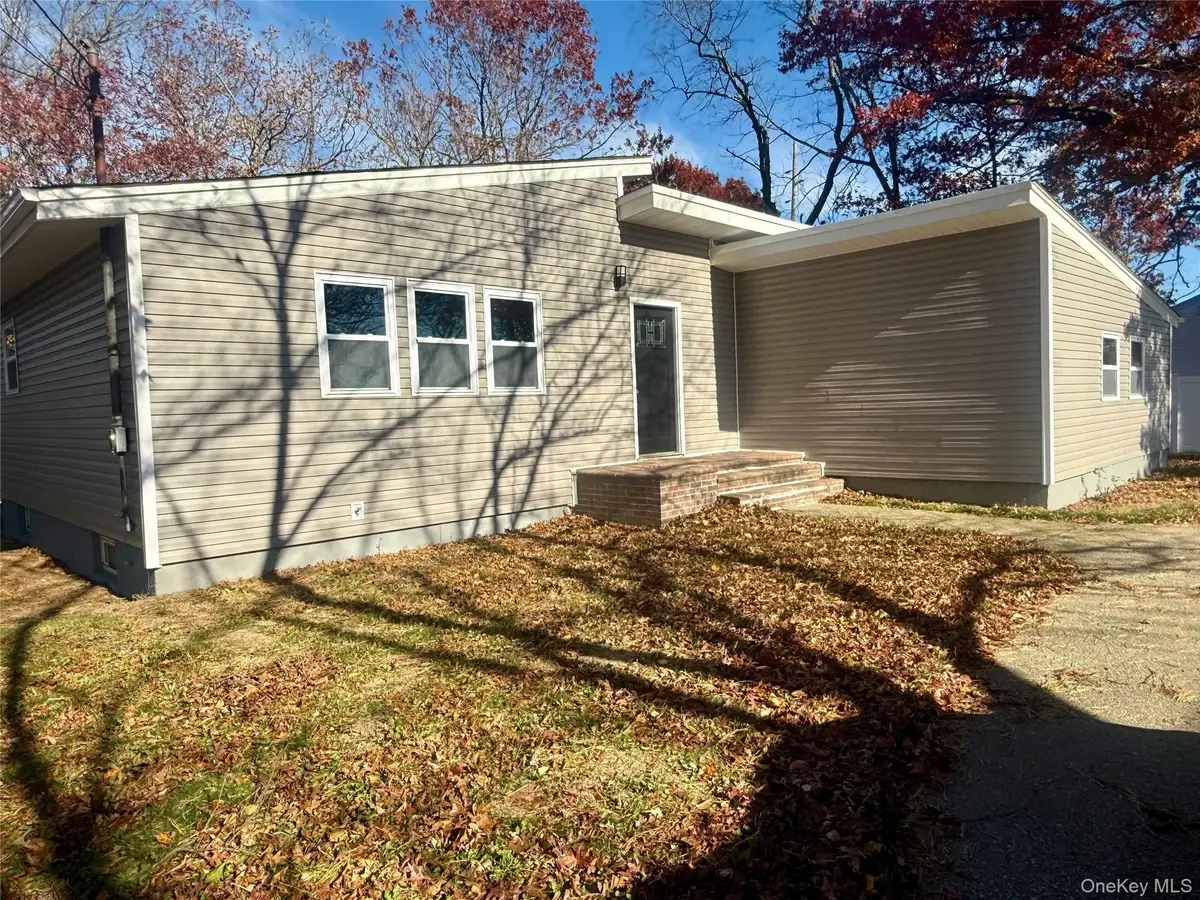 9 Holt Street, Amityville, NY 11701 - Image #1