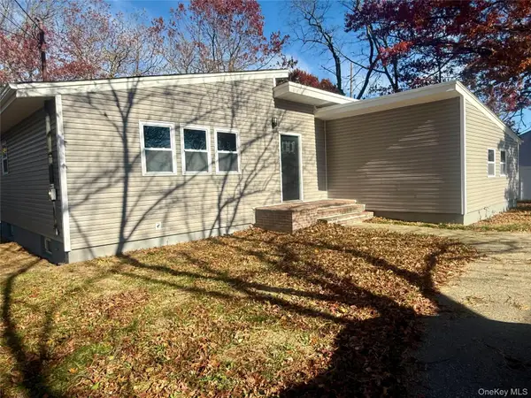 9 Holt Street, Amityville, NY 11701