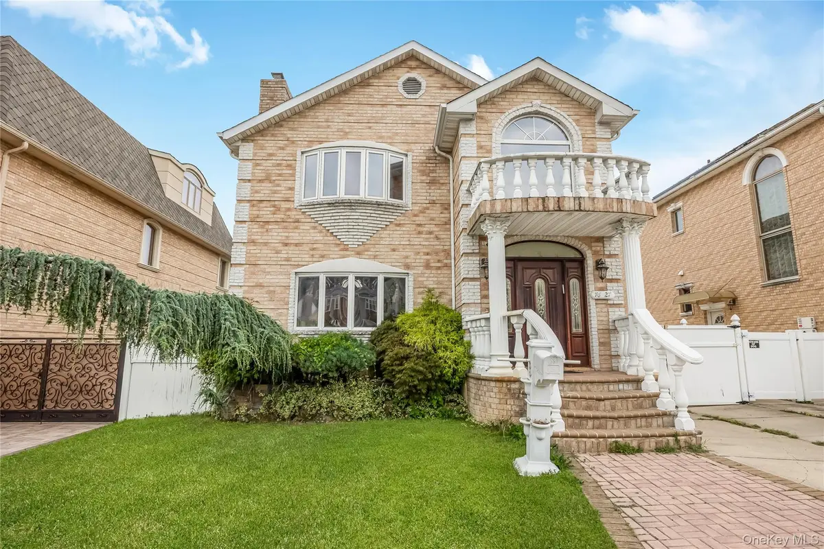 76-27 175 Street, Fresh Meadows, NY 11366 - Image #1