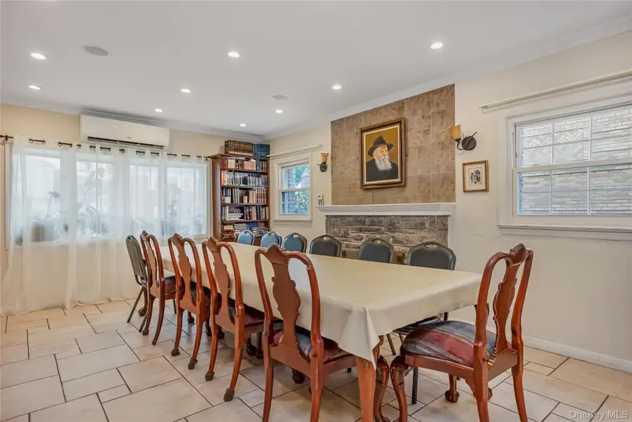 76-27 175 Street, Fresh Meadows, NY 11366 - Image #3