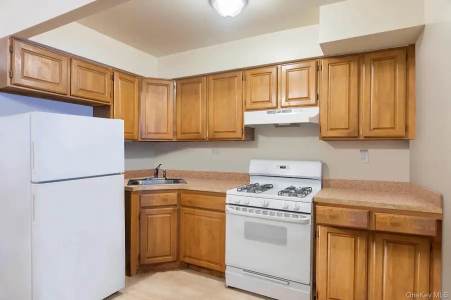 4204 Oneida Avenue, Bronx, NY 10470 - Image #3