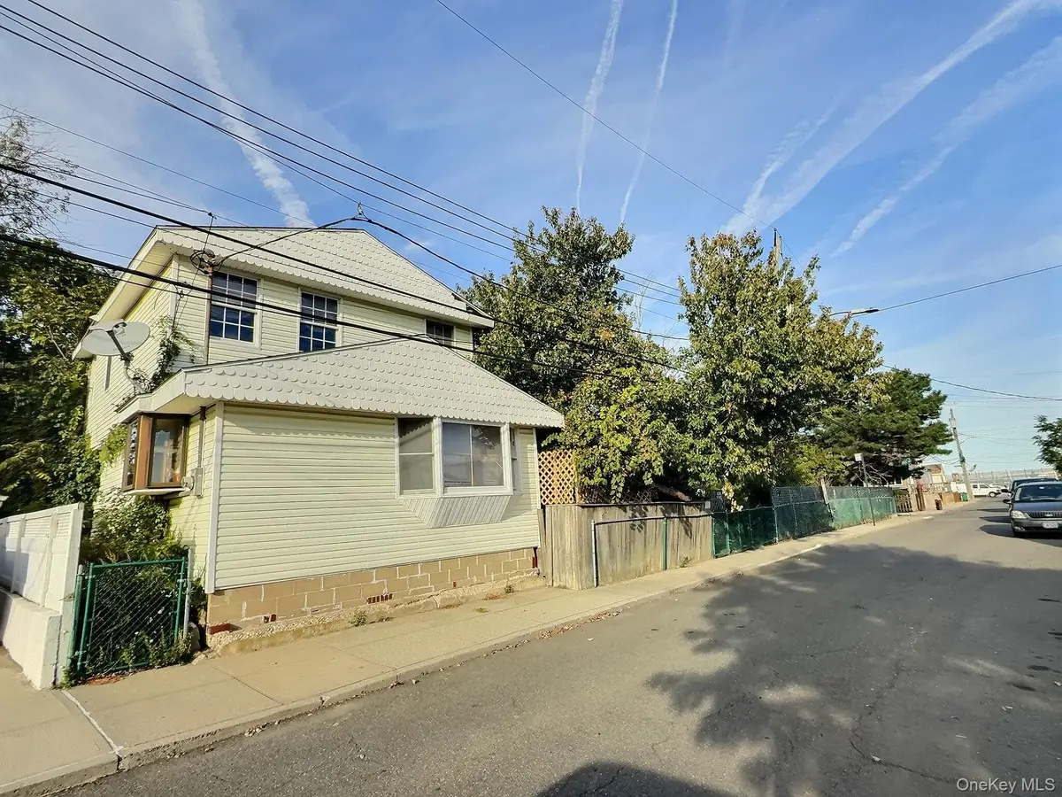 815 Walton Road, Broad Channel, NY 11693 - Image #1