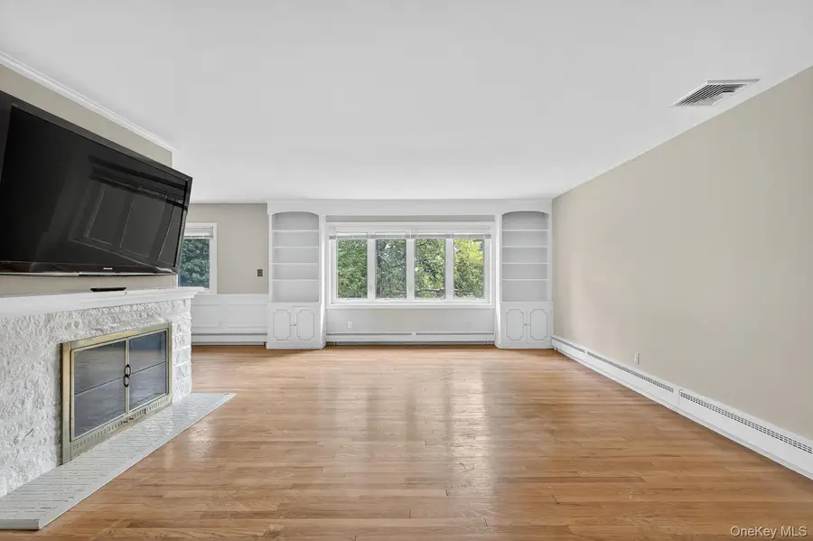 12 Griffith Lane, Huntington, NY 11743 - Image #3