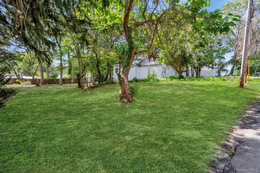 36 Kensington Avenue, Selden, NY 11784 - Image #3