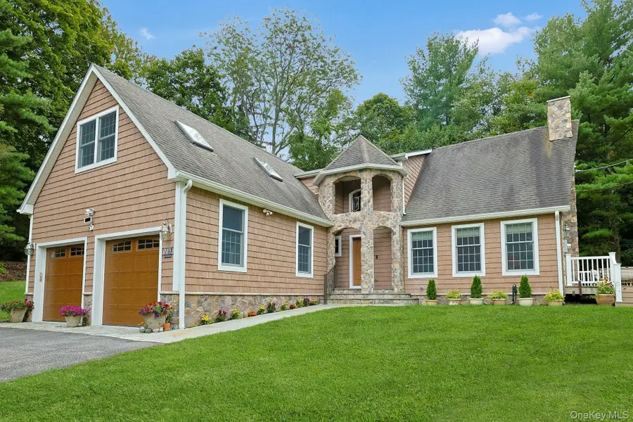 100 Old Farm Road N, Chappaqua, NY 10514 - Image #2