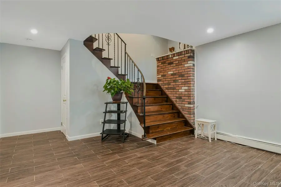 27 Upper Sheep Pasture Road, East Setauket, NY 11733 - Image #3