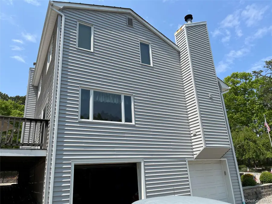 27 Newtown Court, Hampton Bays, NY 11946 - Image #3
