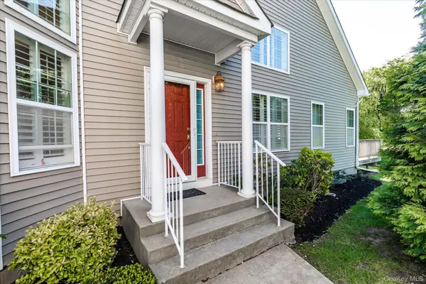 43 Halley Lane, Miller Place, NY 11764