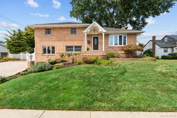 79 Stewart Avenue, Bethpage, NY 11714