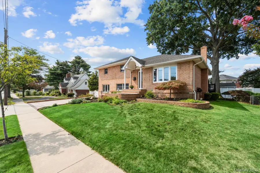 79 Stewart Avenue, Bethpage, NY 11714 - Image #3