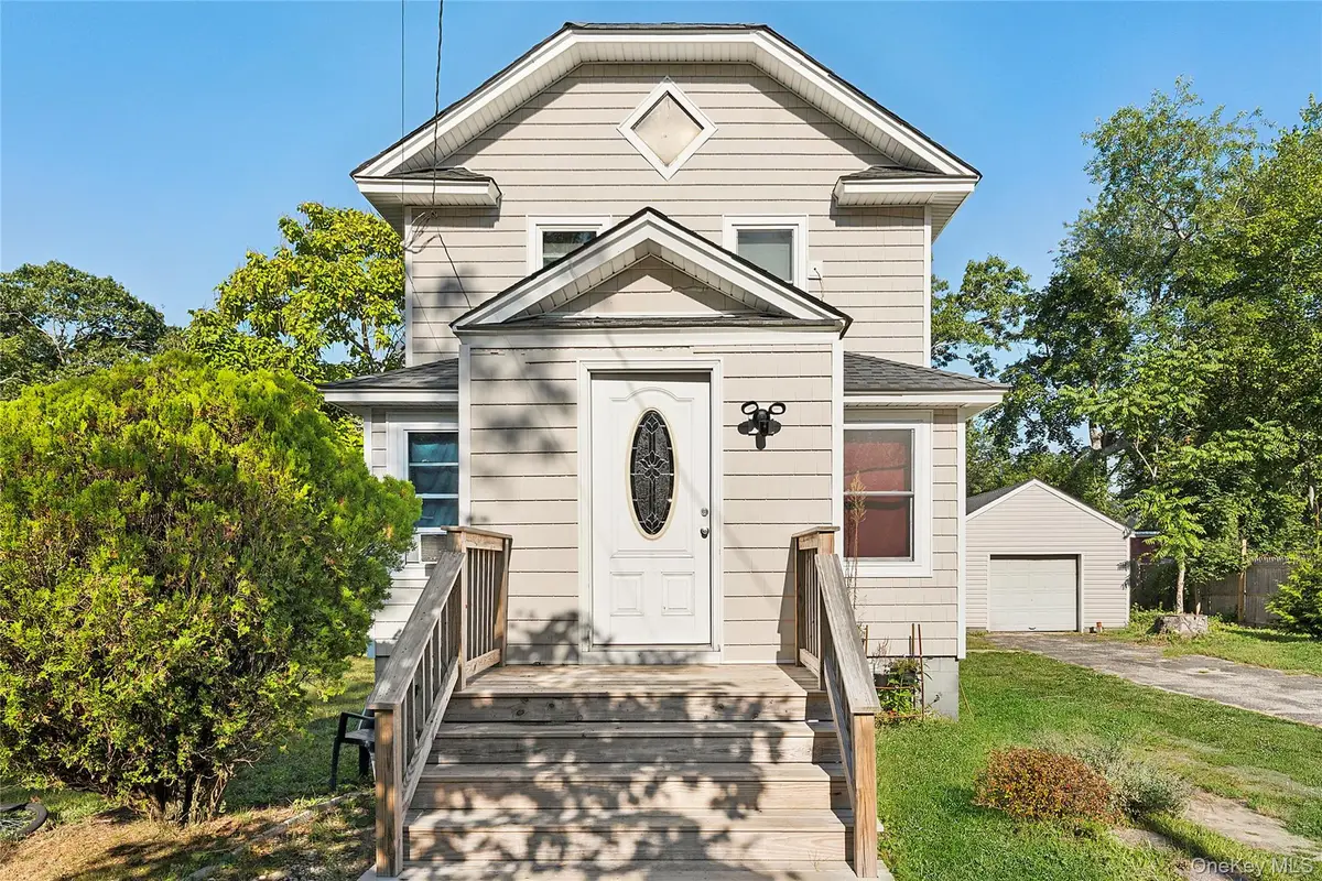 135 Lake Avenue, Flanders, NY 11901 - Image #1