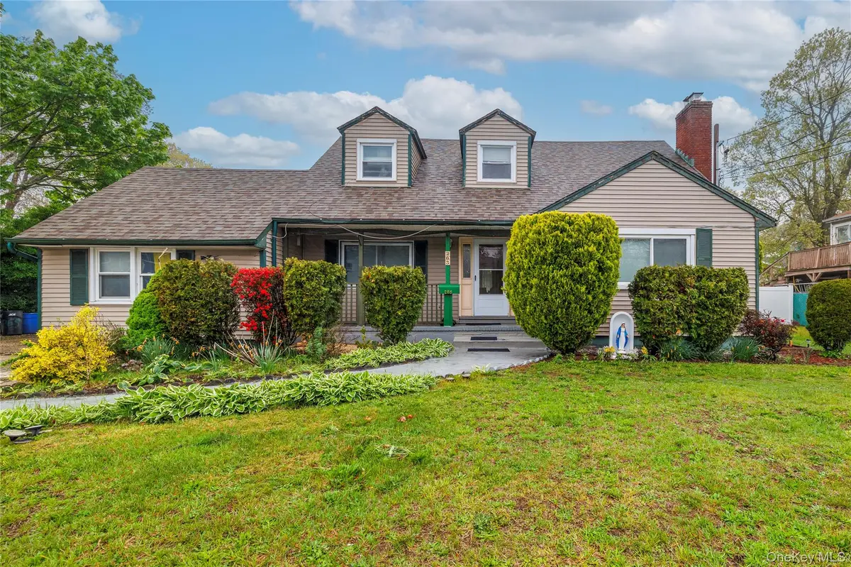 265 Beachview Street, Copiague, NY 11726 - Image #1