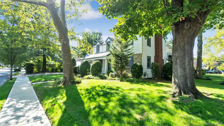 35 Carlton Street, Malverne, NY 11565 - Image #2