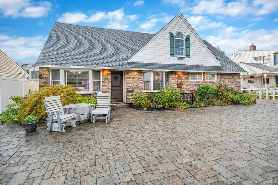 246 Blacksmith Road, Levittown, NY 11756 - Image #2