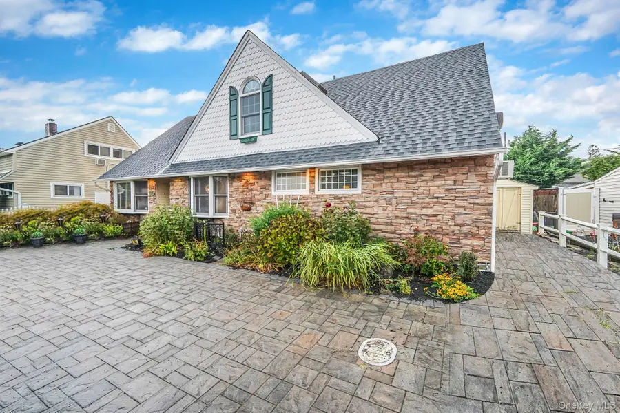 246 Blacksmith Road, Levittown, NY 11756 - Image #3