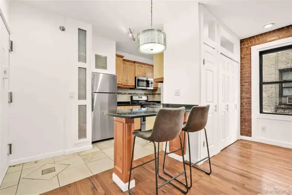 21-28 35th #2A, Astoria, NY 11105