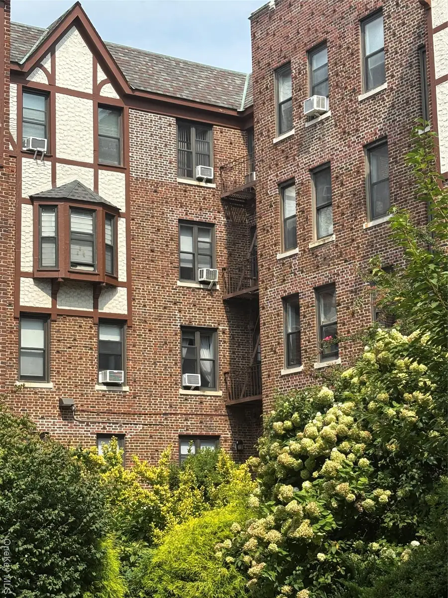 160-15 Powells Cove Boulevard #D302, Beechhurst, NY 11357 - Image #2