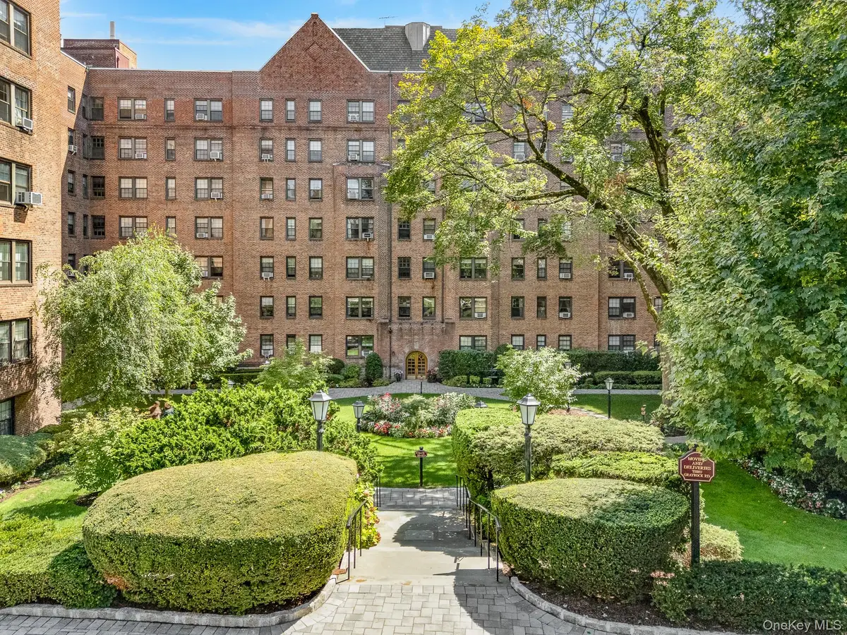 182 Garth Road #1D, Scarsdale, NY 10583 - Image #1