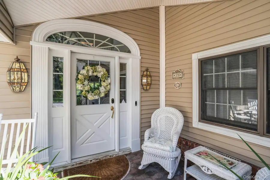 35 Longwood Drive, South Huntington, NY 11746 - Image #3