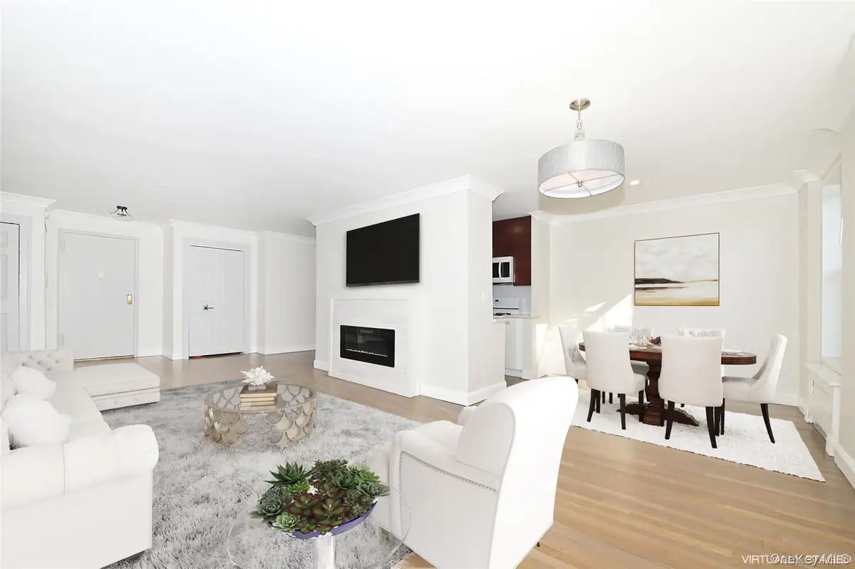 6 Birchwood Court #4N, Mineola, NY 11501 - Image #1