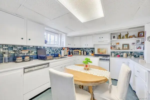 5 Park Place, Valley Stream, NY 11580