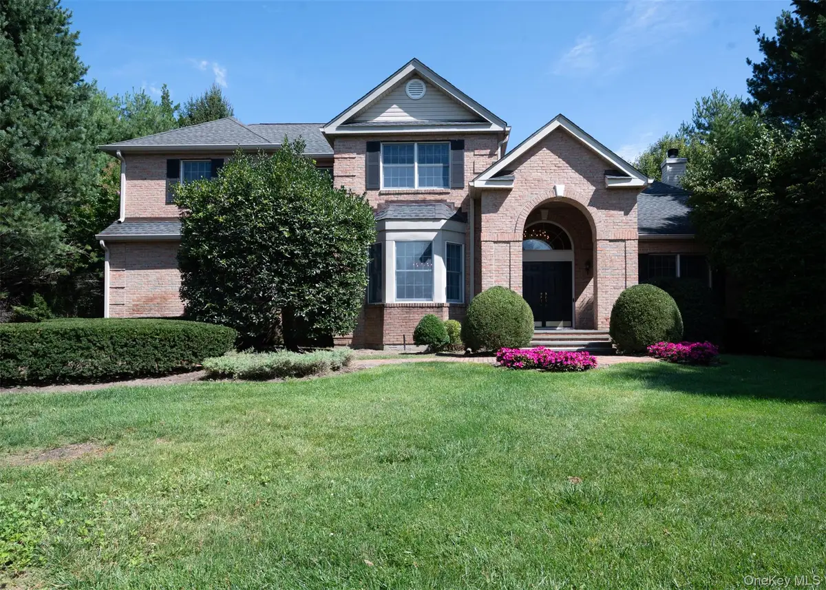 12 Dupont Court, Dix Hills, NY 11746 - Image #1