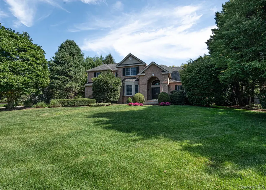 12 Dupont Court, Dix Hills, NY 11746 - Image #2